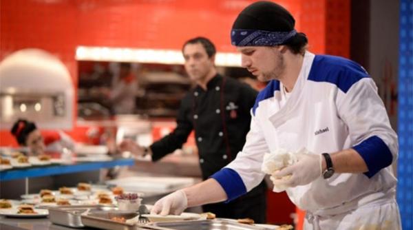 adriana si monica au fost eliminate din hell s kitchen iadul bucatarilor