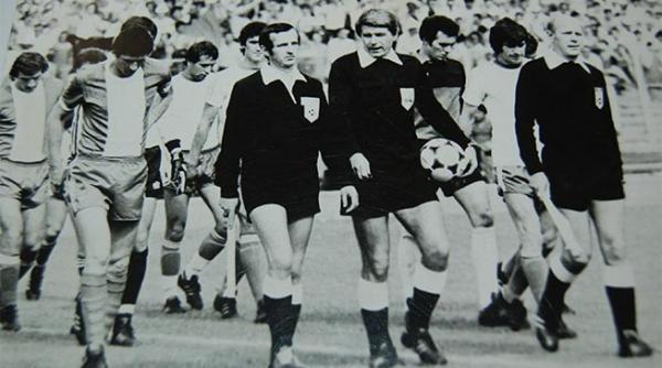 in memoriam o imagine inedita cu nicolae rainea de la un derby romanesc