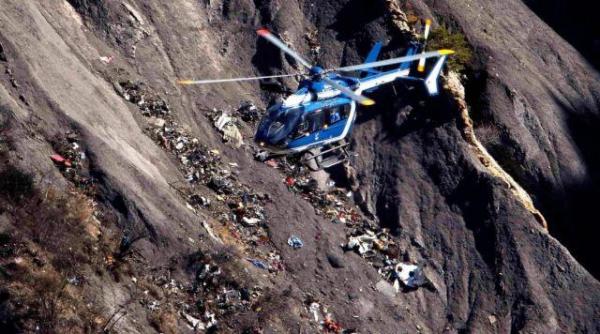 catastrofa din alpi copilotul a cautat pe internet informatii despre metodele de sinucidere