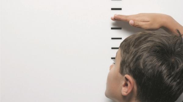 mananci si ramai mic cum am ajuns printre piticii europei romanii scunzi si bolnavi din cauza alimentatiei din copilarie