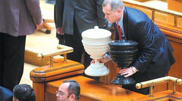 jocul la dublu al unpr partidul lui oprea il sustine si pe presedintele iohannis si pe premierul ponta