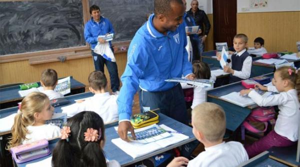 universitatea craiova participa la programul scoala altfel