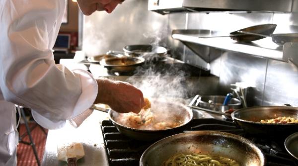 cozonac cu nuca masa de paste cumparaturi de paste retete cozonac cozonac cu nuca miel pasca