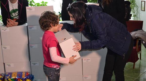 caravana new kopel a fost mesagerul iepurasului de paste pentru 150 de copii si adulti institutionalizati din judetul arges