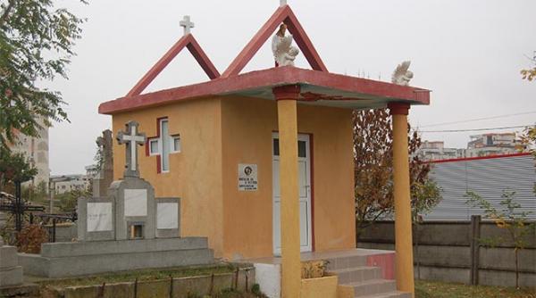 doi pe un loc la cimitir coruptie printre morminte