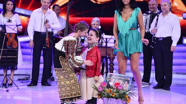 lorelai fetita fara brate si femururi revine la next star