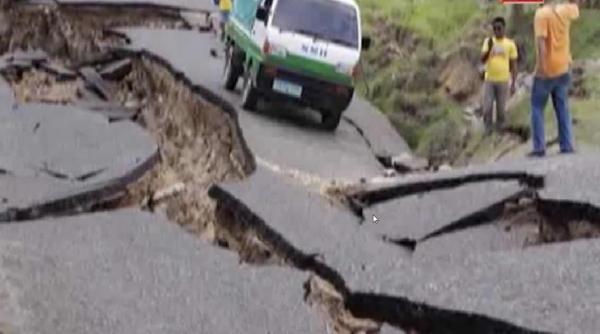 cutremur devastator in nepal peste 900 de morti zeci cladiri distruse alpinisti disparuti
