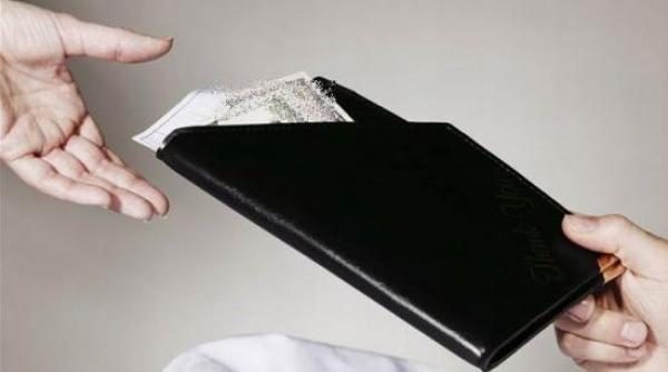 bacsisurile vor fi impozitate de la 1 mai oug a fost publicata deja in monitorul oficial