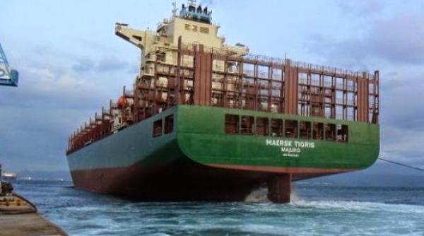 iranienii sustin ca au capturat o nava a sua in apele sale teritoriale