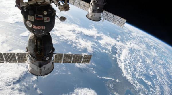 o capsula de aprovizionare a statiei spatiale internationale cade acum spre pamant