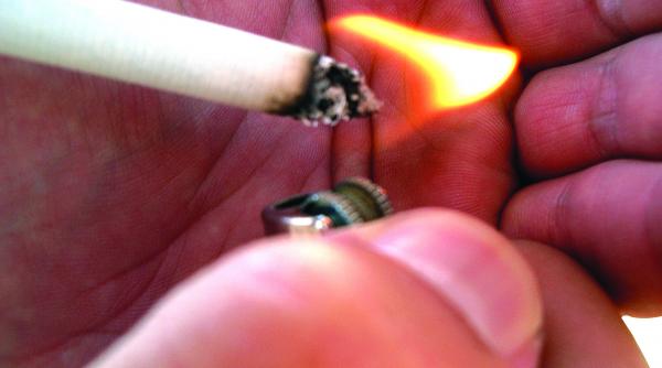 cat ne costa bolile fumatului