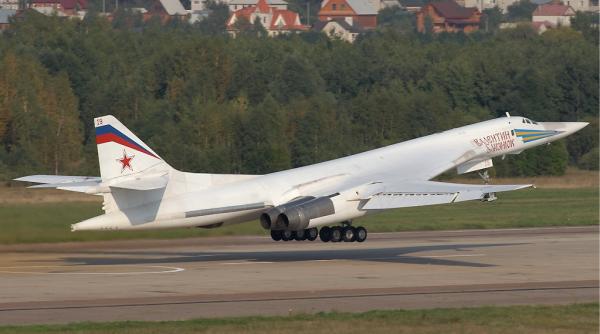 rusia se pregateste de razboi ministrul apararii a dat ordin sa intre in productie un super avion