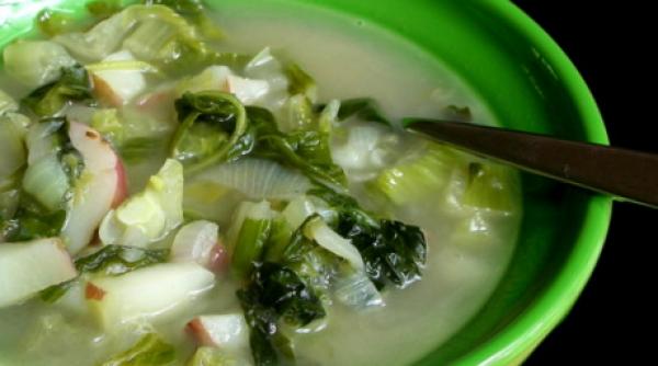 reteta usoara de primavara supa de salata verde