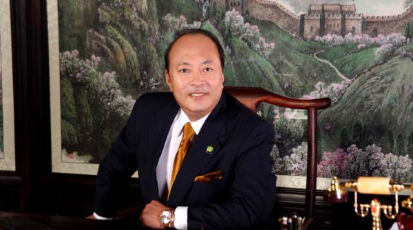 un miliardar chinez si a trimis 6 400 de angajati intr o vacanta de 4 la paris si nisa