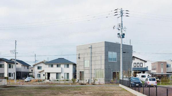 din seria arhitectii proiecteaza case trasnite