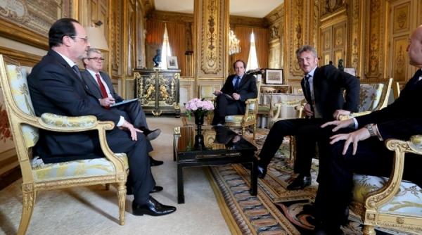francois hollande l a dus pe sean penn la cannes cu avionul prezidential
