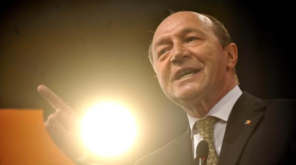 traian basescu atac la premier ponta a blufat ieri cu informatiile pe care le are a vrut doar sa si consolideze o minciuna