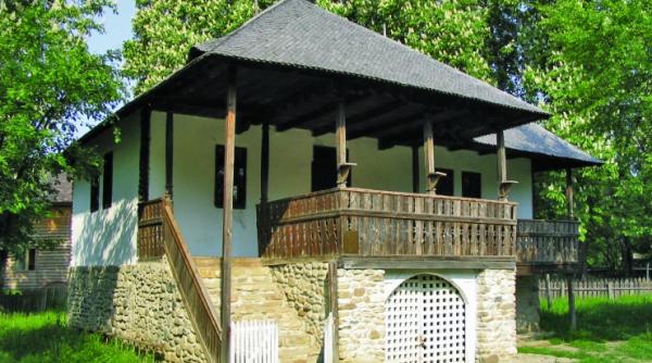 79 de ani de la infiintarea muzeului satului unul dintre cele mai vechi si mai mari muzee etnografice in aer liber din romania