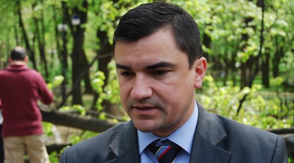 de ne a cauta noi suntem in arest la domiciliu dna din nou la primaria iasi