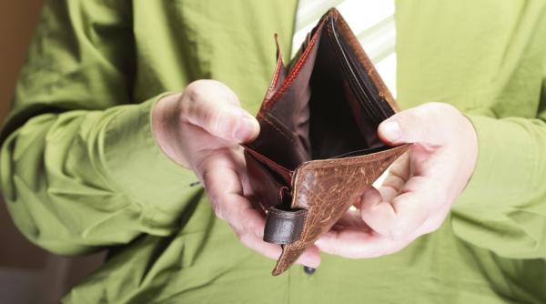 datornicii isi pierd controlul asupra banilor proprii