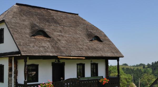 casa bunicii o casa traditionala din 1910 transformata in pensiune