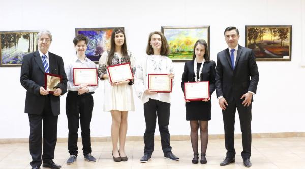 revista contact international la 25 de ani tiparul reprezinta posibilitatea de a rasfoi minunile lumii galerie foto