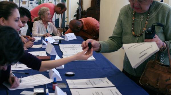 blat intre partide pe voturile de anul viitor