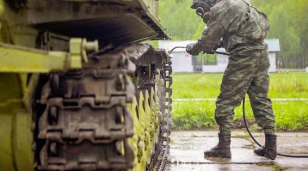 rusia mobilizeaza trupe si echipamente militare la granita cu ucraina