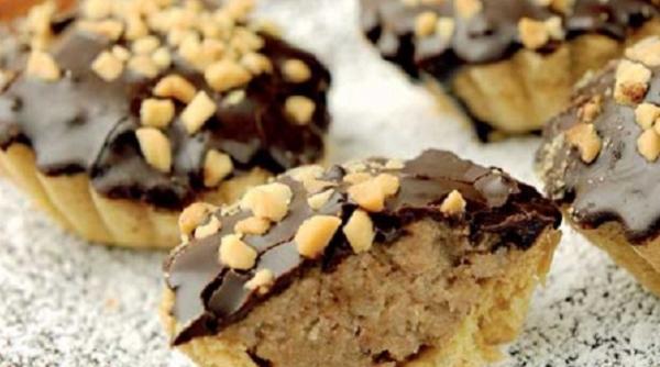 reteta zilei de sambata minitarte cu crema de nuci