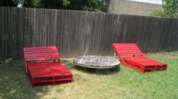 idei practice sezlonguri de gradina din paleti