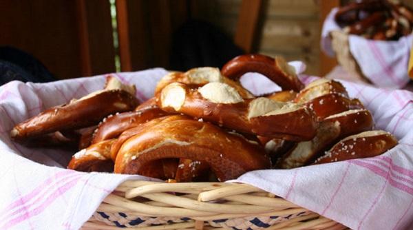 reteta zilei de miercuri covrigi ca la rucar reteta tutei lu mazare