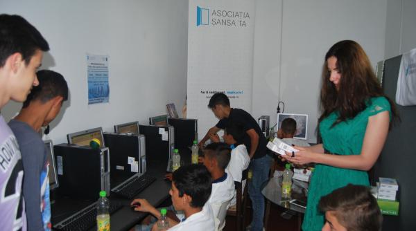 sala de calculatoare pentru copiii defavorizati deschisa la buftea