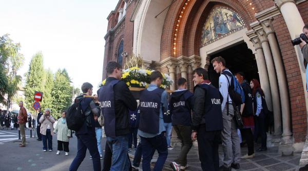procesiune cu preasfantul sacrament pe strazile capitalei