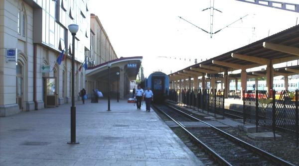alerta cu bomba langa gara iasi un geamantan suspect a fost abandonat