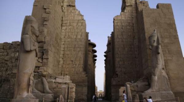 atentat sinucigas in zona turistica a egiptului