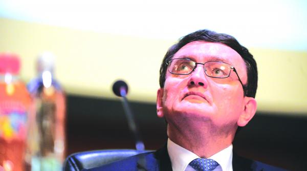 pnl il trage de maneca pe ciorbea