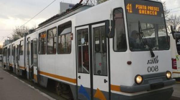 scandal in tramvaiul 41 doi calatori s au luat la bataie si au blocat circulatia