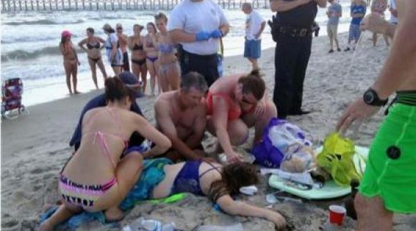 adolscenti atacati de rechini in sua fiecare a ramas fara un brat