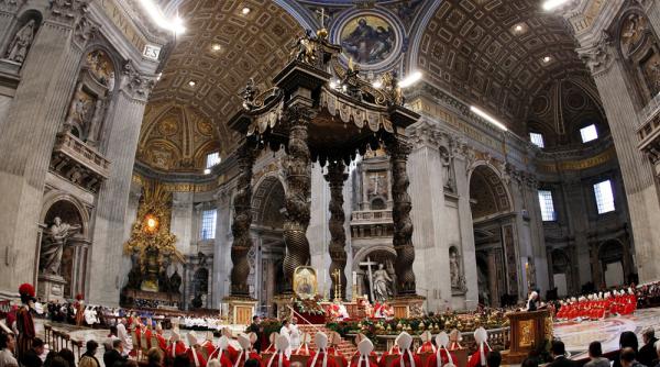 vaticanul anunta primul proces de pedofilie