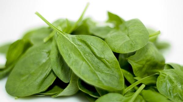 8 motive sanatoase ca sa introducem spanacul in dieta ce boli previne sau trateaza