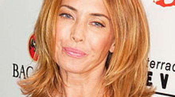 o cunoscuta cantareata a fost rapusa de cancer la doar 40 de ani