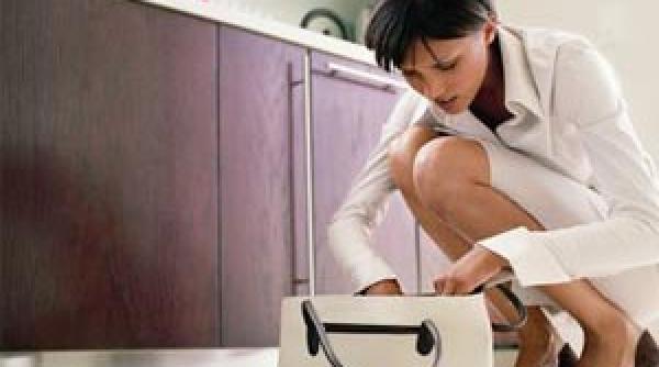 10 lucruri pe care o femeie trebuie sa le aiba intotdeauna in geanta