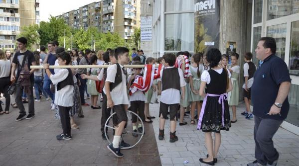 elevii premiati pentru campaniile antiviolenta