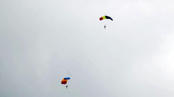 bucharest international airshow 2015 doisprezece ore de spectacol pe cer