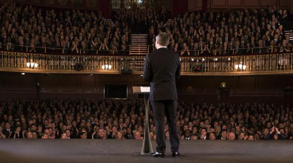 12 solutii ca sa iti depasesti frica de a vorbi in public