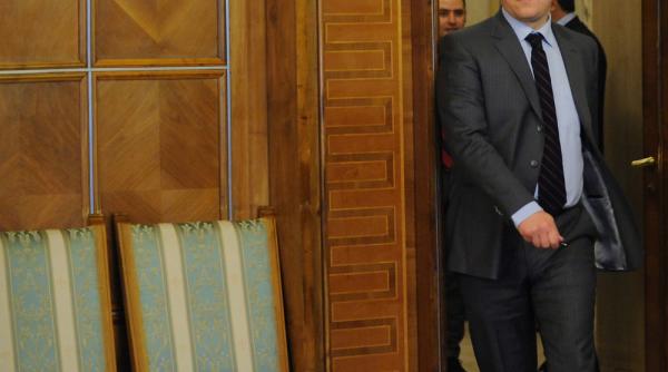 catalin predoiu ponta isi bate joc de functia de premier