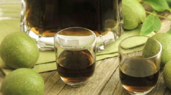 reteta zilei de luni lichior de leac din nuca verde ca la manastirea dintr un lemn