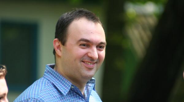 sefii iasului scapa de arestul la domiciliu