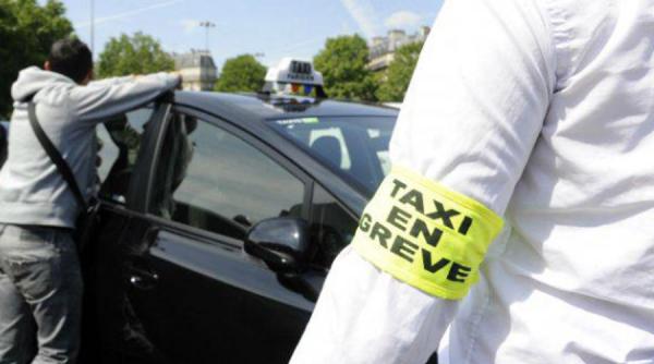 taximetristii parizieni blocheazea accesul catre aeroporturi si gari