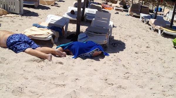 atac terorist in tunisia soldat cu cu cel putin 27 de morti